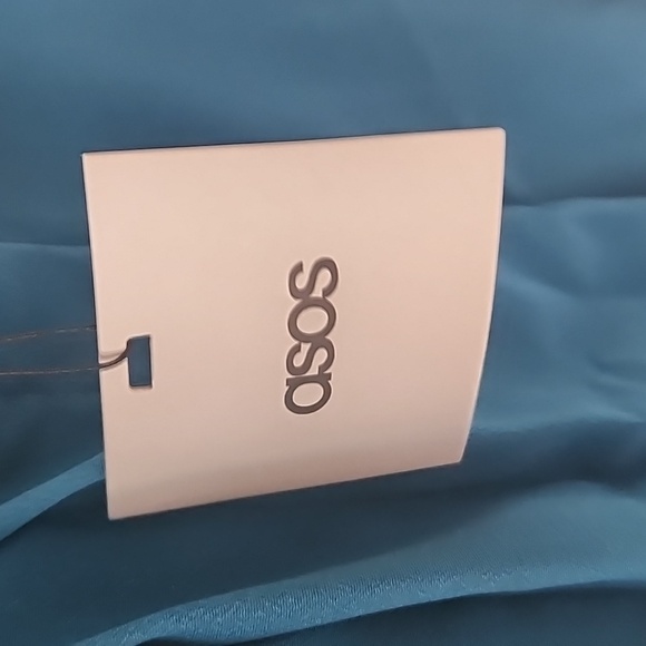 BNWT ASOS Pleated High Waisted Wide Leg Shorts - Picture 4 of 7